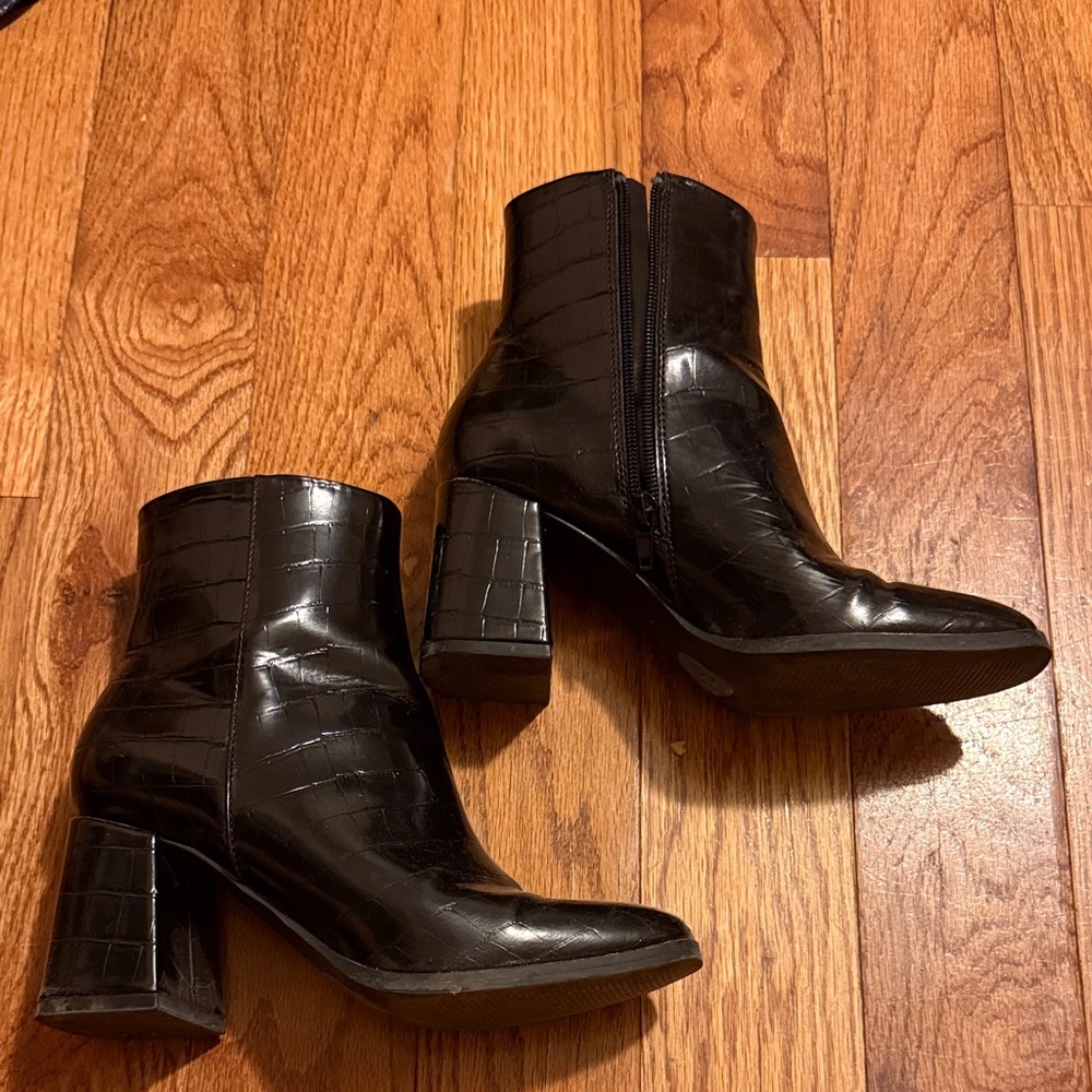 Madden Girl Black Croc-Embossed Heeled Boots